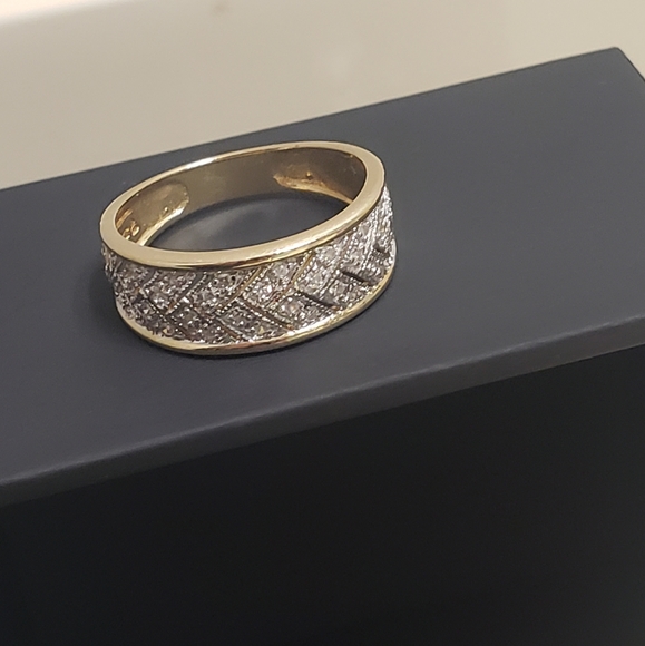 14k solid yellow gold geniune diamonds band - Picture 5 of 8